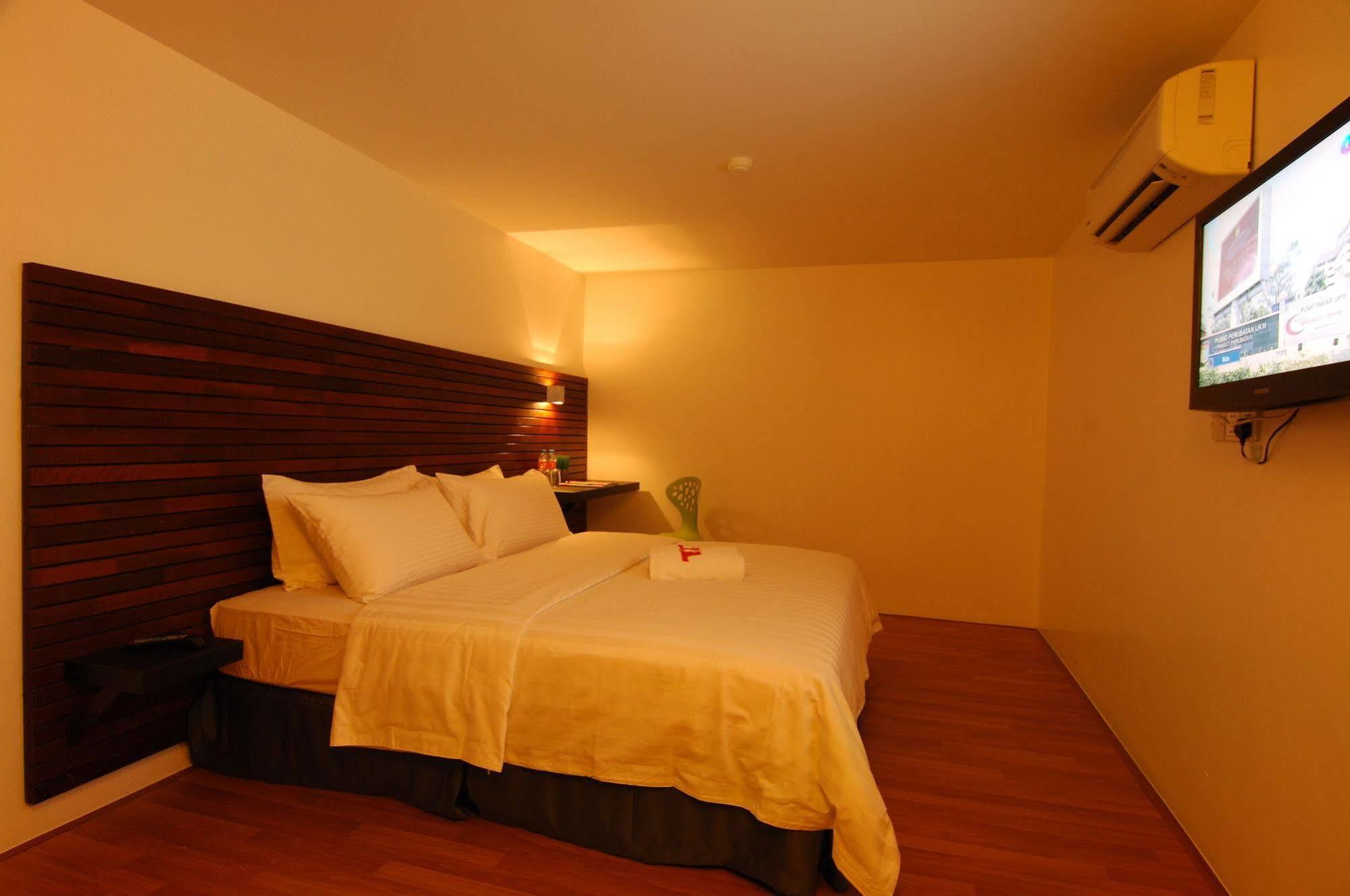 T+ Hotel Sungai Petani Exterior photo